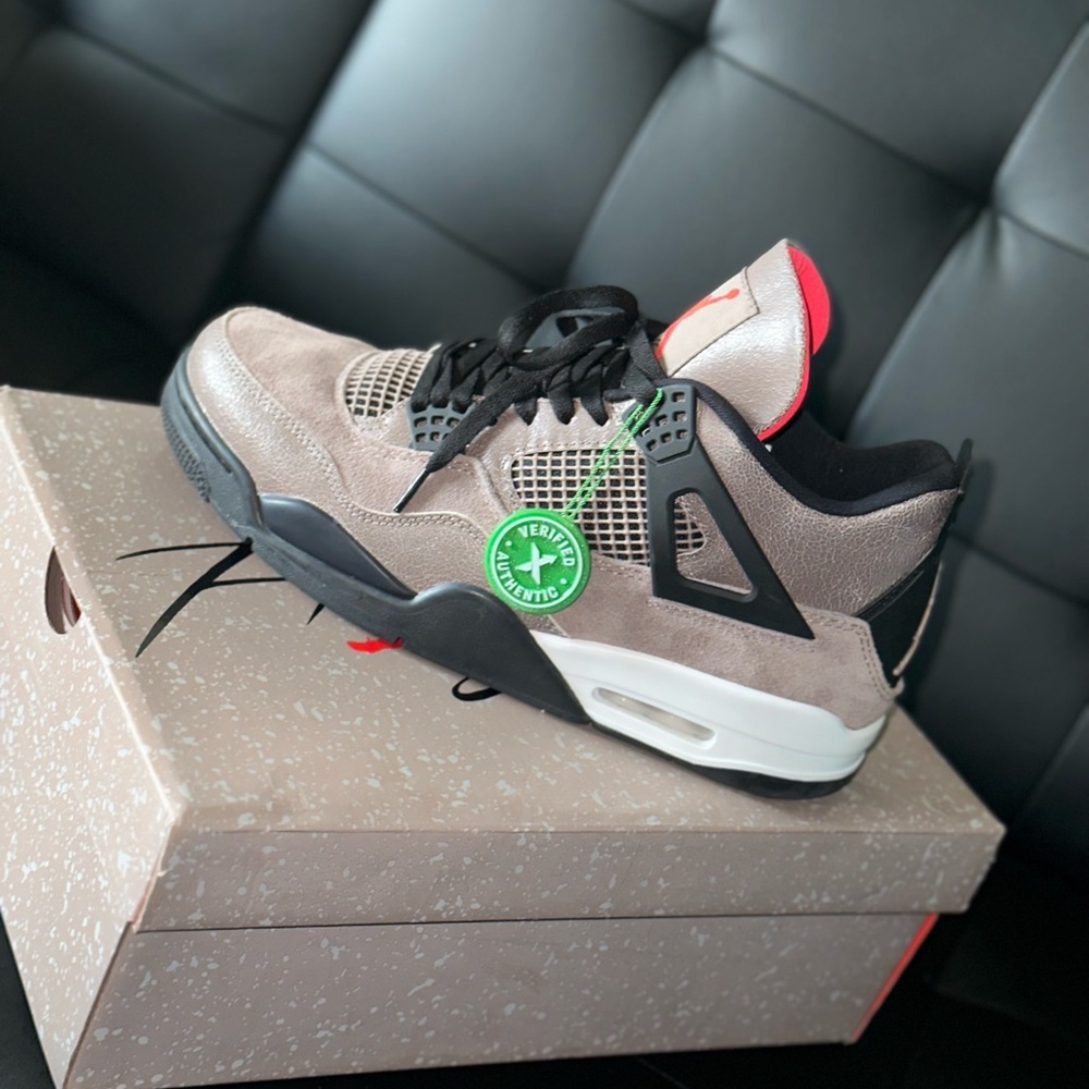 Air Jordan 4 Retro Taupe Haze